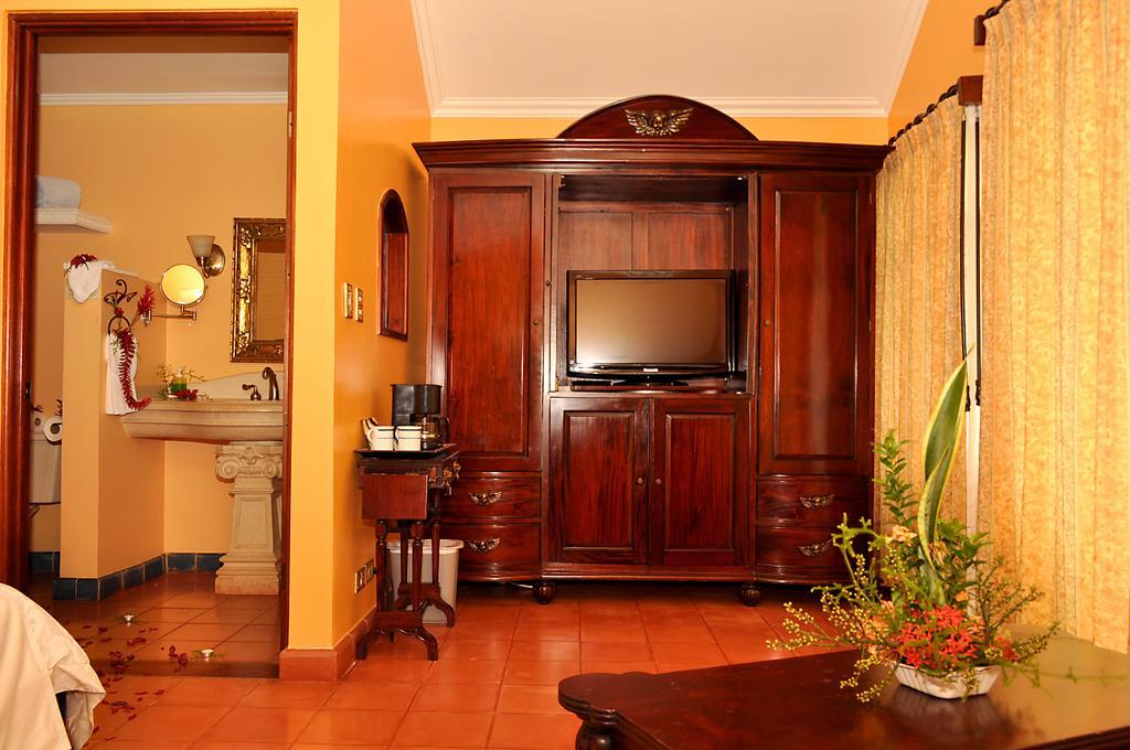 Hotel Cuna Del Angel Dominical Kültér fotó